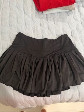 Black Pleated Goldhinge Tennis Skirt